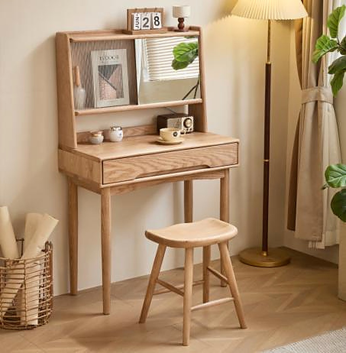 Compact dressing table